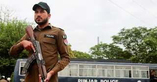 যুক্তরাষ্ট্রের সঙ্গে আলোচনার আগে পাকিস্তানের প্রধানমন্ত্রীর সঙ্গে বৈঠকে ইরানি প্রতিনিধি দল